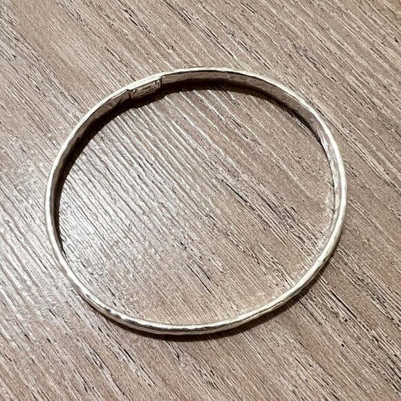Ippolita Silver Classico Hammered Oval Flat Bangle Bracelet 7.75" - Picture 3 of 6